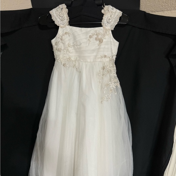 Perfect White dress from David’s Bridal First Communion or Flower girl dress - Picture 10 of 10